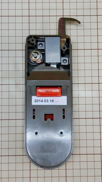 画像2: ★タクボ（ＴＹストックハウス）物置　３ＴＪ錠　新タイプ※施錠部形状ご注意ください！ (2)