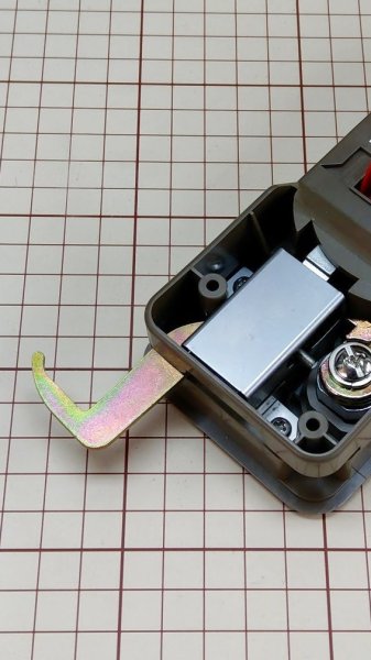 画像3: ★タクボ（ＴＹストックハウス）物置　３ＴＪ錠　新タイプ※施錠部形状ご注意ください！ (3)