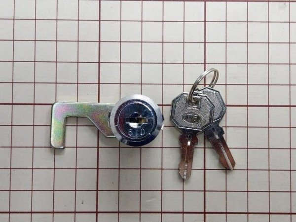 画像1: ★サンキン物置　ＳＫＮ－４錠 (1)
