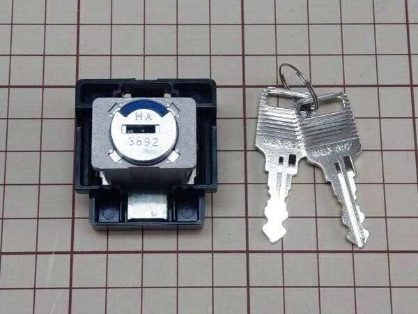画像1: ★ＩＴＯＫＩイトーキ　キャビネット錠　新　カギの交換 (1)