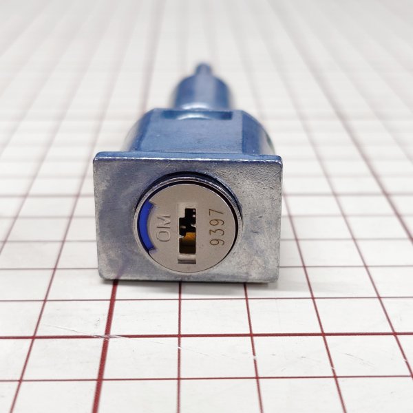 画像2: ★オカムラ ラテラルキャビネット錠 (2)