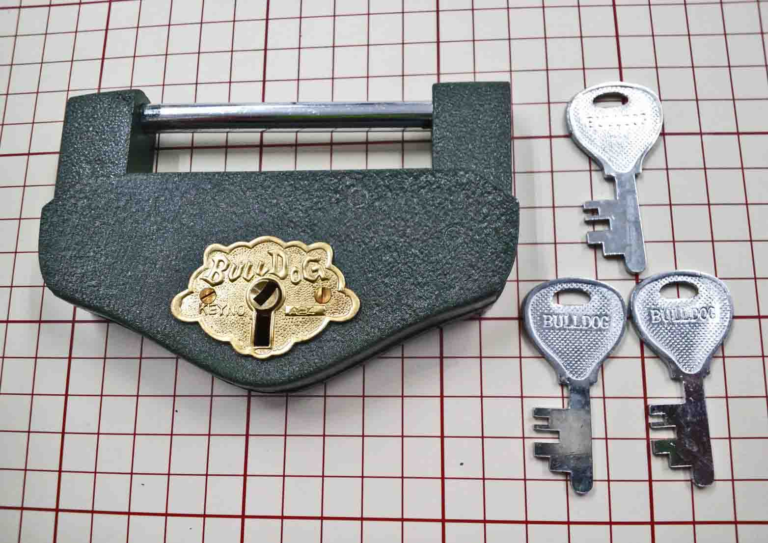 BULLDOGブルドッグ倉庫錠２号V型【在庫限り】 - 錠前屋さん 「さくら」